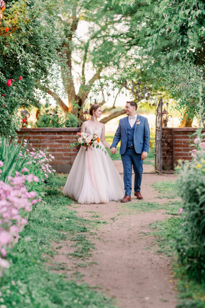 Agua Linda Farms boasts green trees, lawns, and flowers in the Spring. With mountain views in the distance, this wedding venue is perfect for a romantic event under the stars.